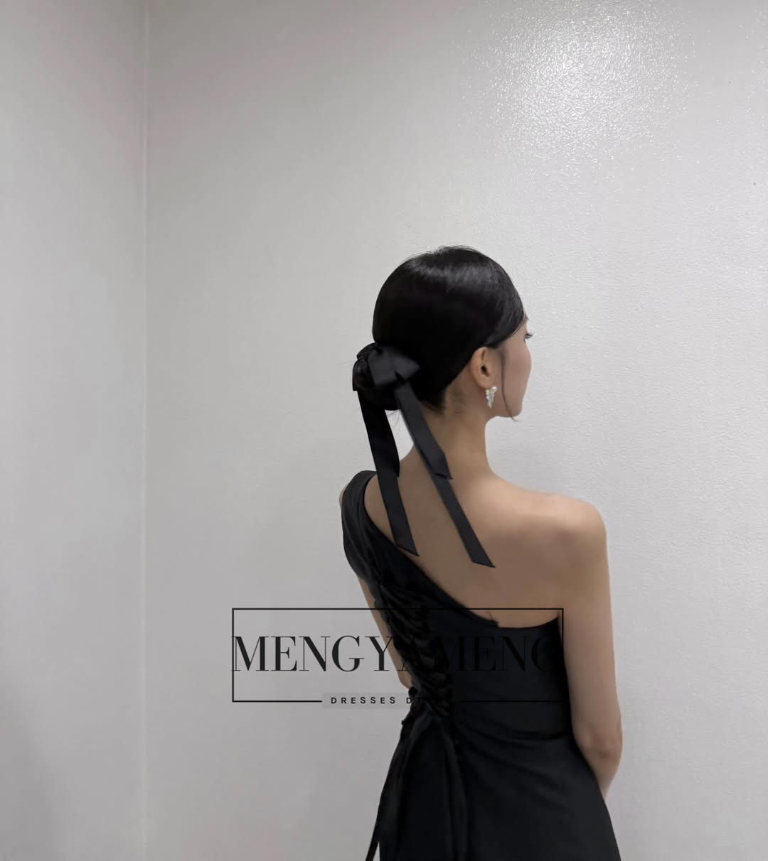ZHUISHU Eine Schulter Schwarz  – Modern Korean Lifestyle Bewertung und Preis