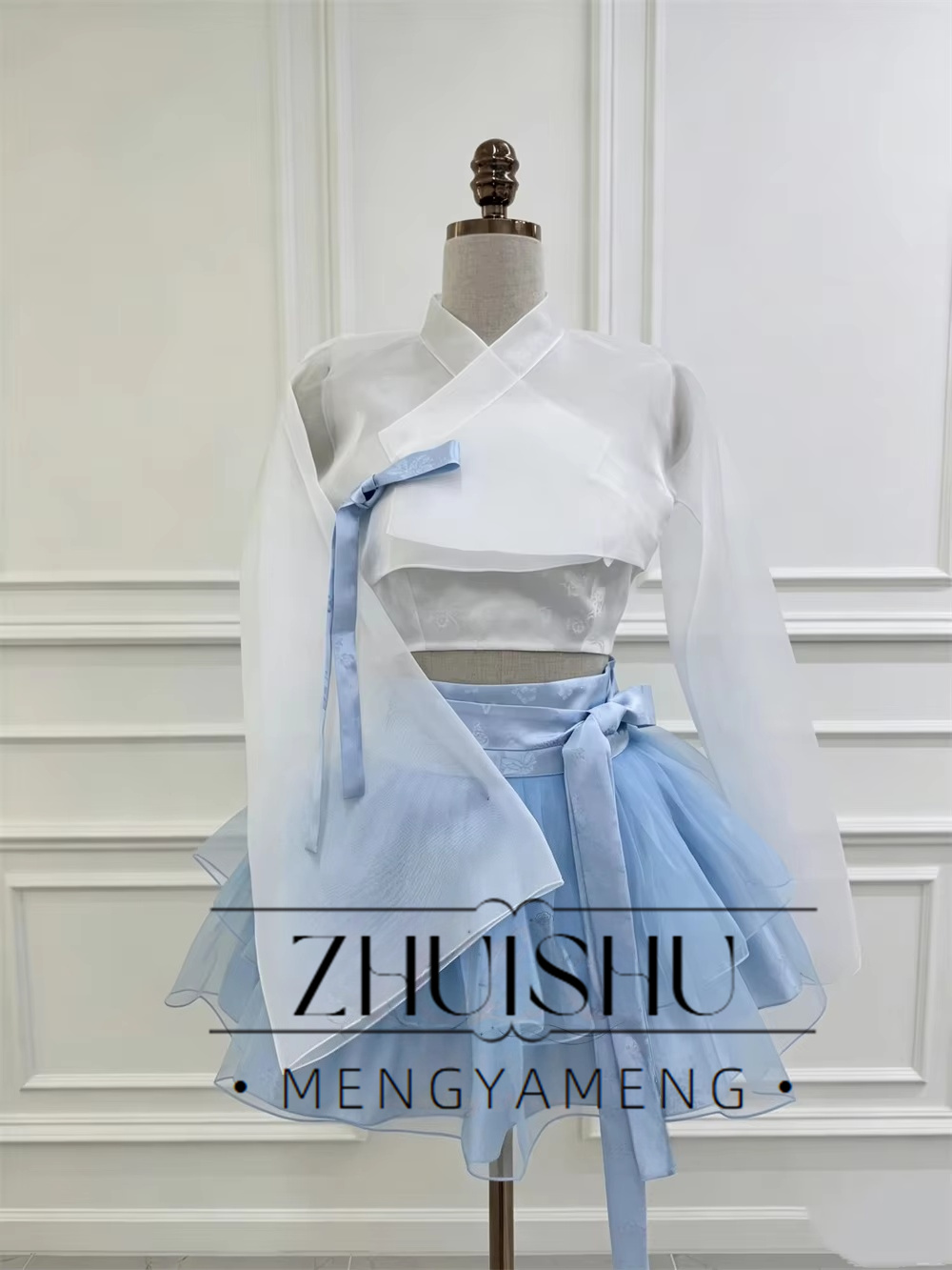 Modernes Blau-Weißes 3-teilige – Modern Korean Lifestyle Bewertung und Preis